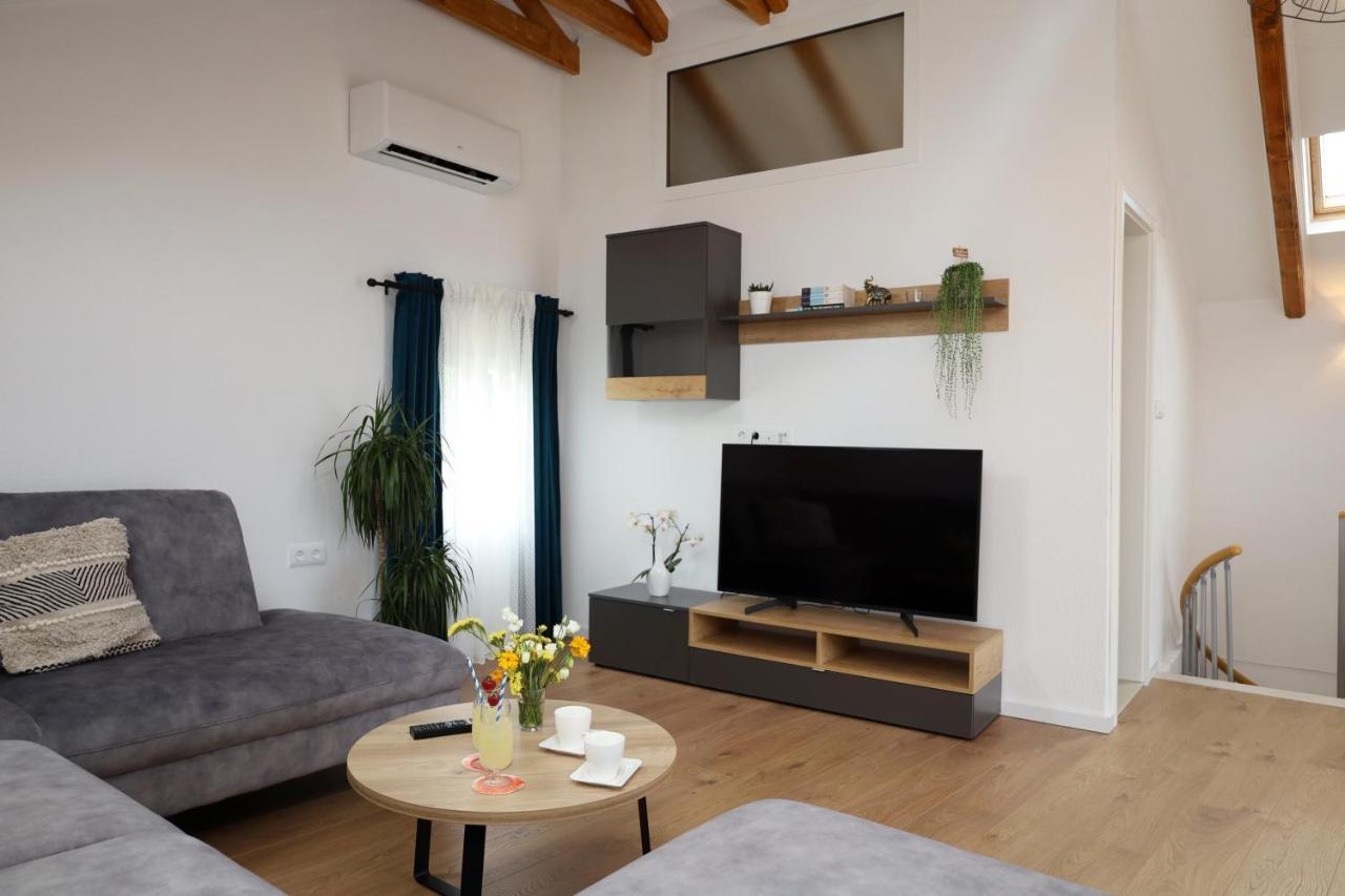 Holiday House Nono Sumartin Buitenkant foto